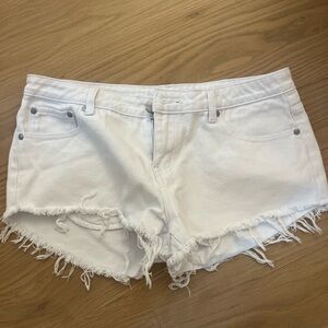 Size 29 superdown white denim shorts